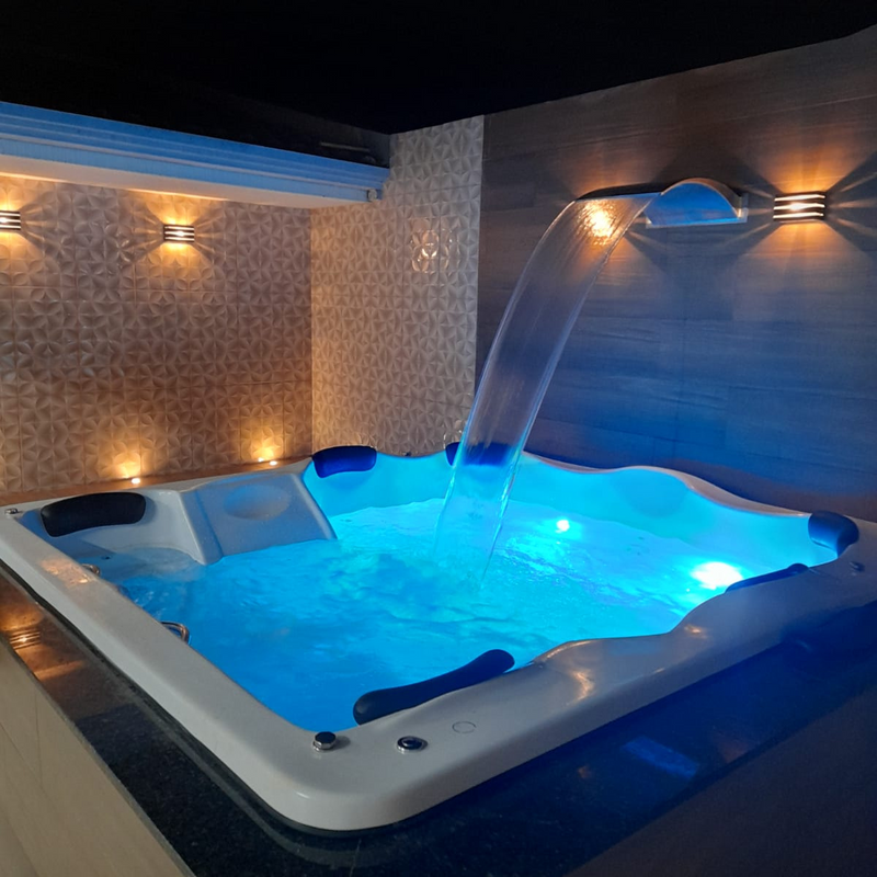 Ofurô exerno completo com hidro 7 lugares 2,20x2,20 com aquecedor e cromoterapia (led)