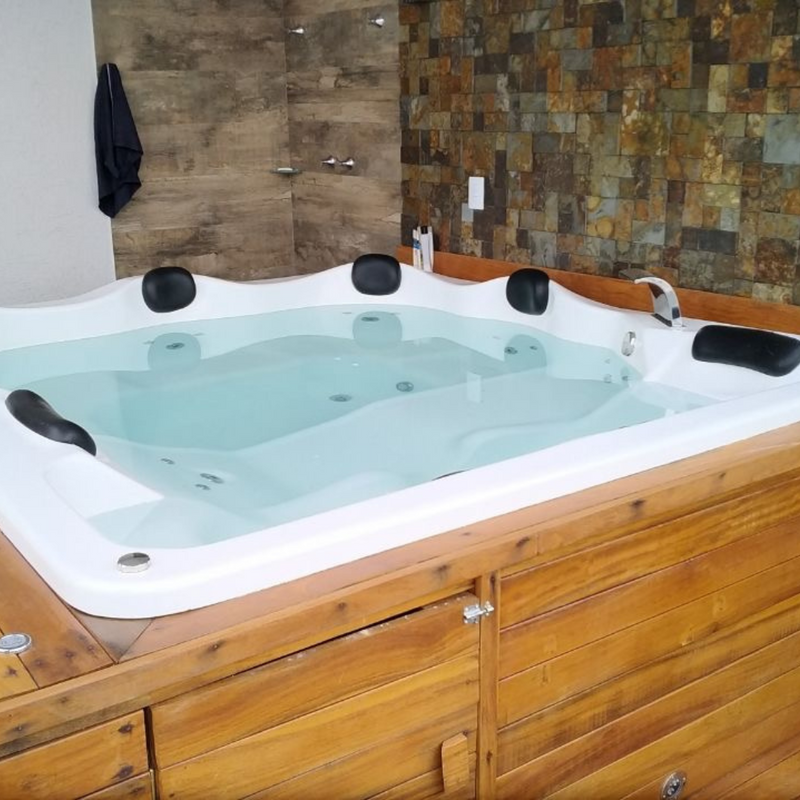 Ofurô exerno completo com hidro 7 lugares 2,20x2,20 com aquecedor e cromoterapia (led)
